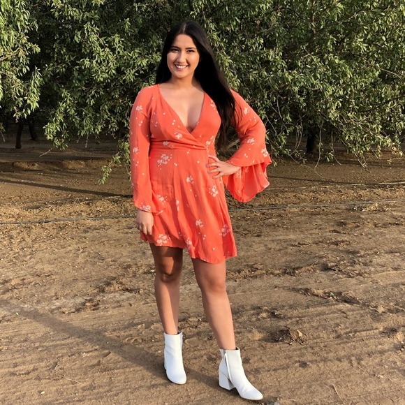 Free People Dresses & Skirts - Free People Orange White Floral Bell Sleeve Dress